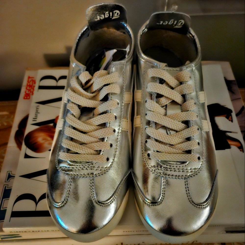Onitsuka Tiger Mexico 66 sneakers
